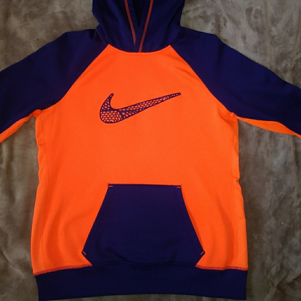 NWOT Nike Therma-Fit Hoodie